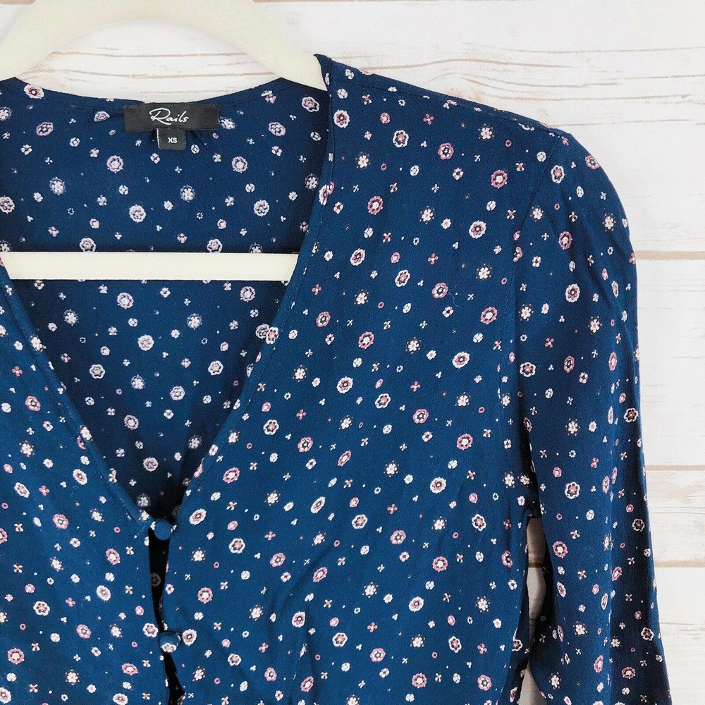 Rails Top Size Xs Beaux Floral Vneck Button Up Tie - image 4